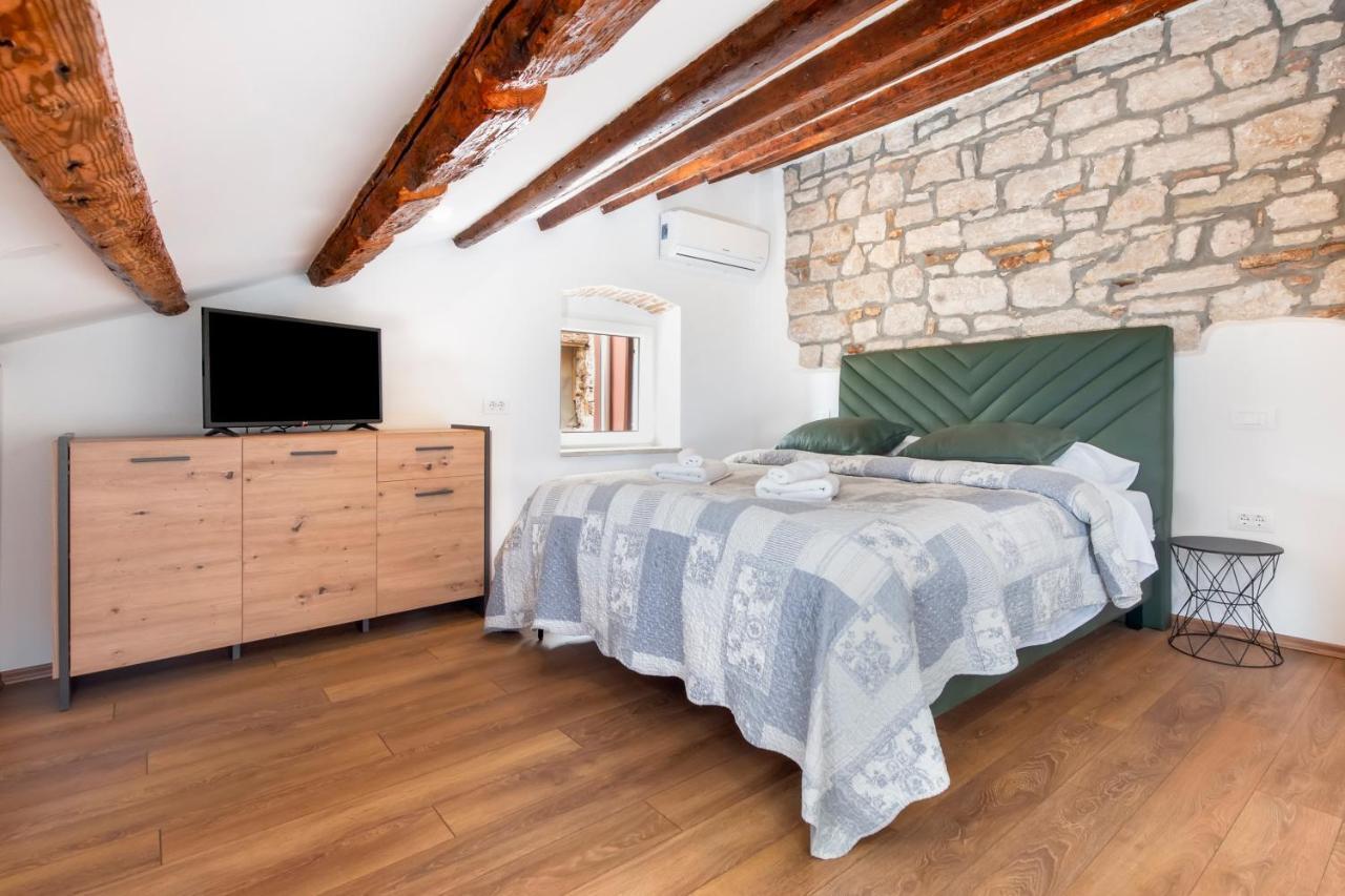 The Yellow House Apartments Rovinj Exterior foto