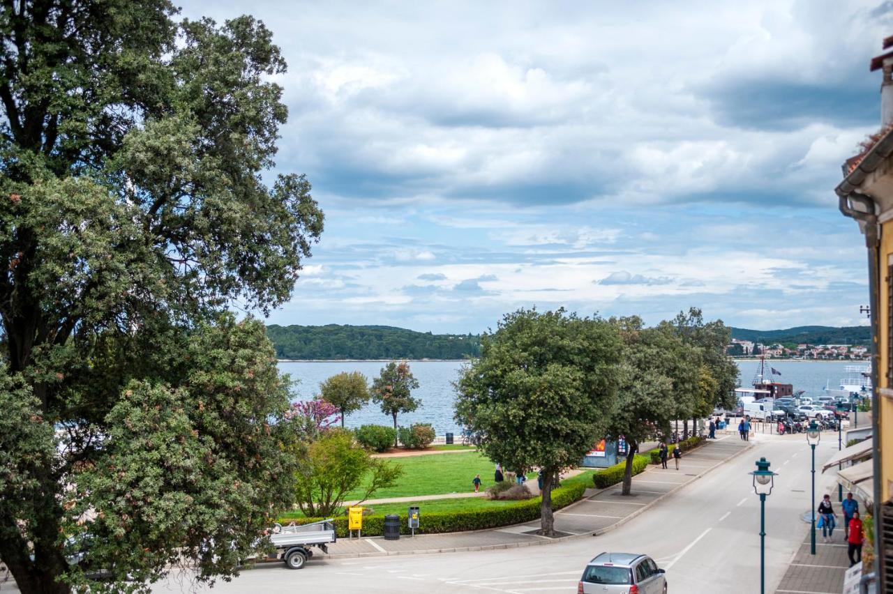 The Yellow House Apartments Rovinj Exterior foto